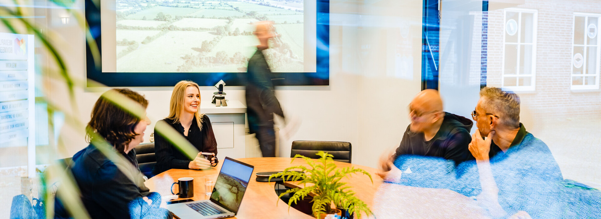 <em>Complete one-pager website</em> Professioneel online op 1 pagina - snel, mobielvriendelijk en gericht op leads